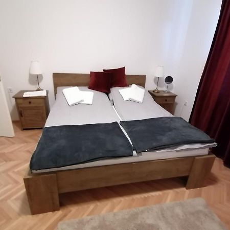 Vendeghaz A Kerekhegyi Pagonyhoz Apartment Zebegeny Bagian luar foto