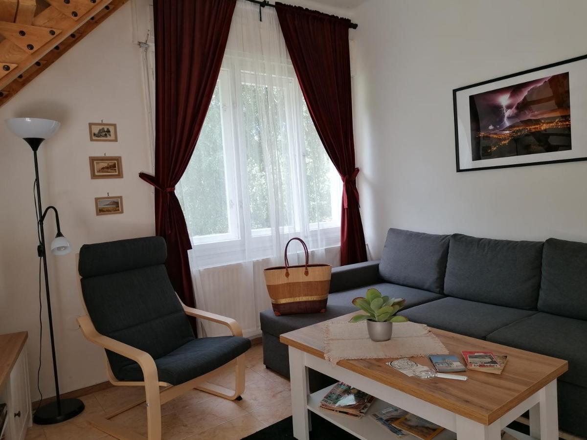 Vendeghaz A Kerekhegyi Pagonyhoz Apartment Zebegeny Bagian luar foto