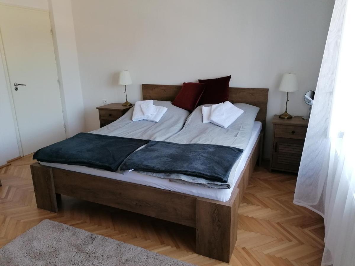 Vendeghaz A Kerekhegyi Pagonyhoz Apartment Zebegeny Bagian luar foto