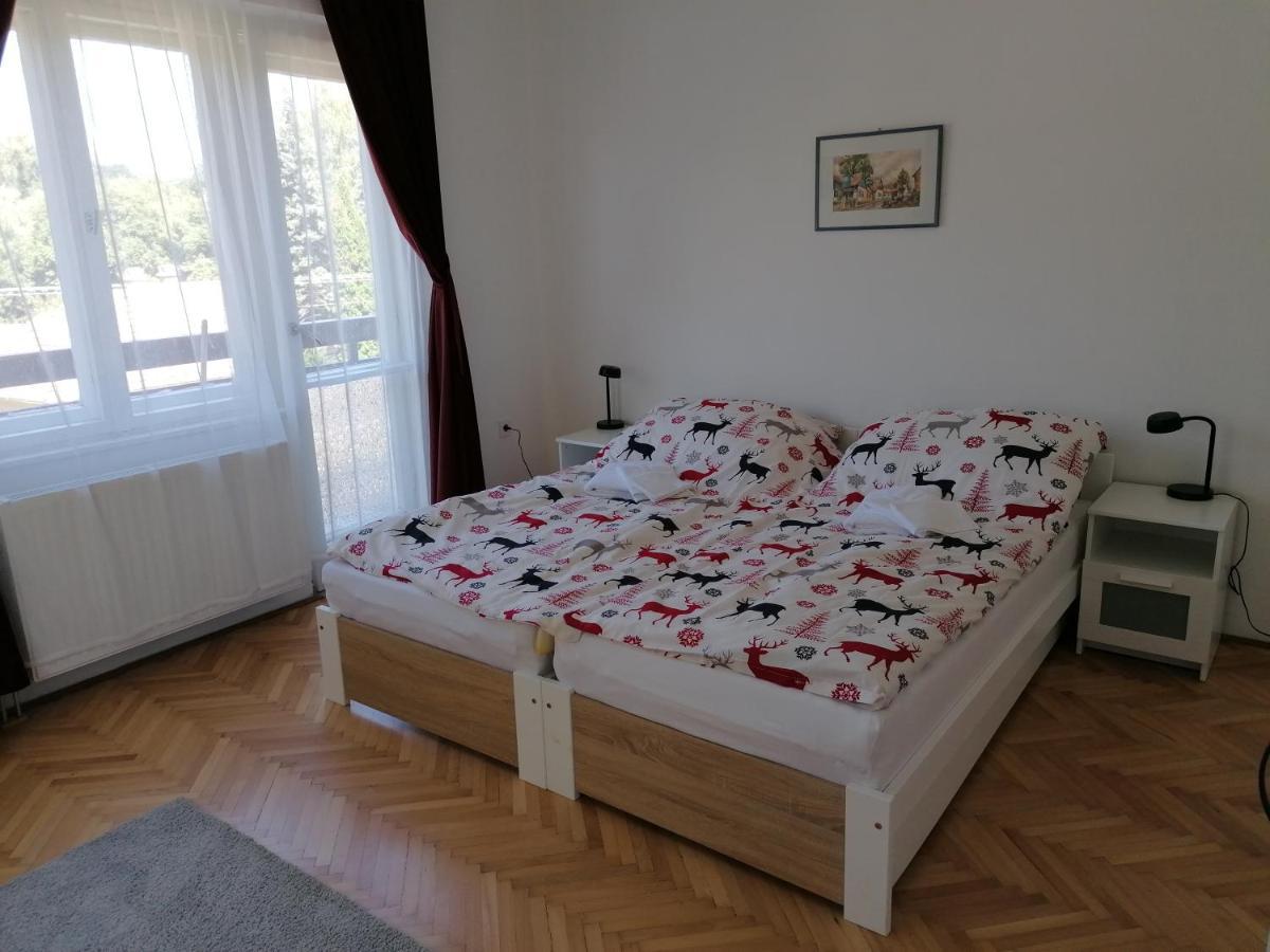 Vendeghaz A Kerekhegyi Pagonyhoz Apartment Zebegeny Bagian luar foto