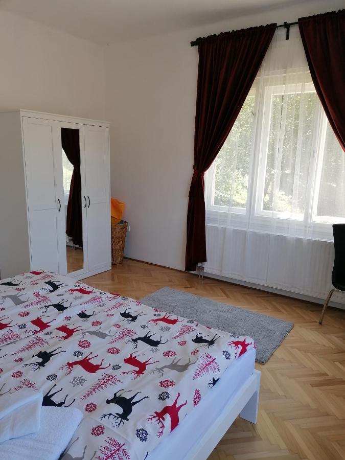 Vendeghaz A Kerekhegyi Pagonyhoz Apartment Zebegeny Bagian luar foto