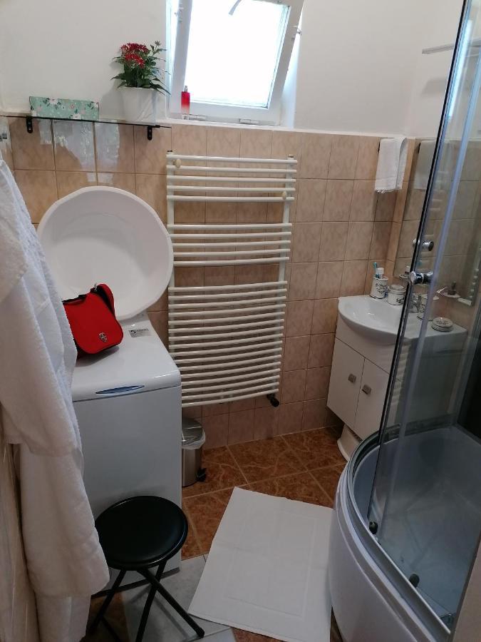 Vendeghaz A Kerekhegyi Pagonyhoz Apartment Zebegeny Bagian luar foto